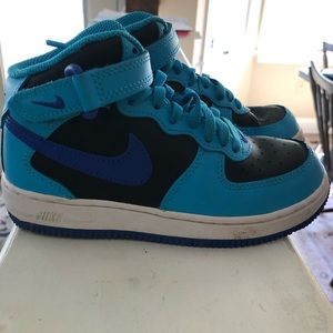 Nike Air Force 1 Mid